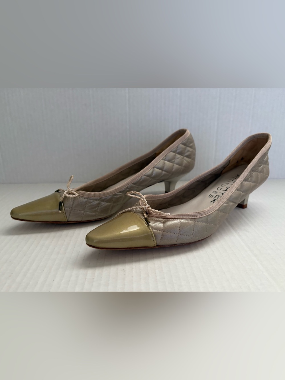 Paul Mayer Attitudes kitten heels quilted champagne gold leather patent Sz 6B